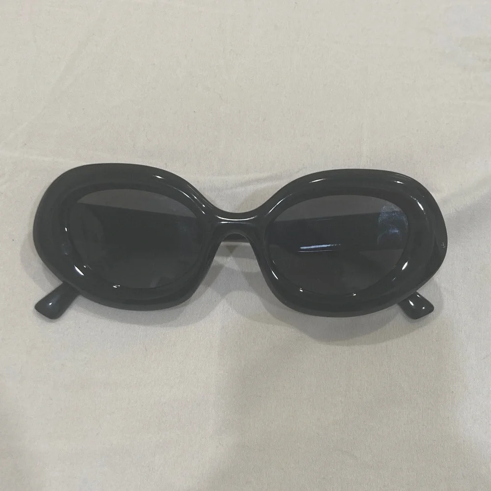 Women’s Black Oversized Oval Sunglasses